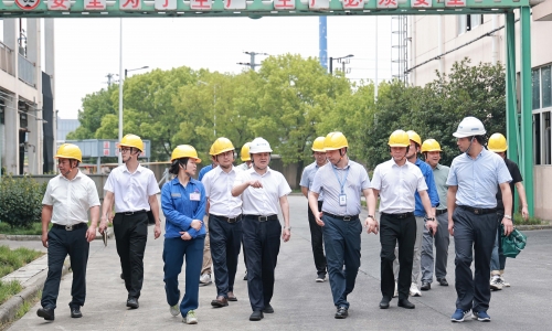 黄冈市应急治理局党委书记、局长钱叶秋莅临非凡国际恒隆公司调研