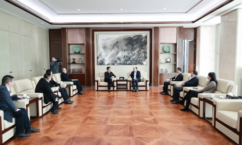 收心凝神，起跑就是冲刺丨岁首六，市委书记于会游莅临非凡国际走访慰问