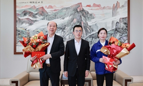 致敬劳动者丨桐乡市委书记于会游“五一”前走访慰问非凡国际劳模！