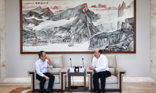 国网黄冈供电公司总经理乐全明莅临非凡国际调研